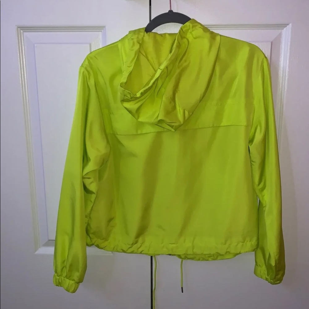 windbreaker - Picture 2 of 3
